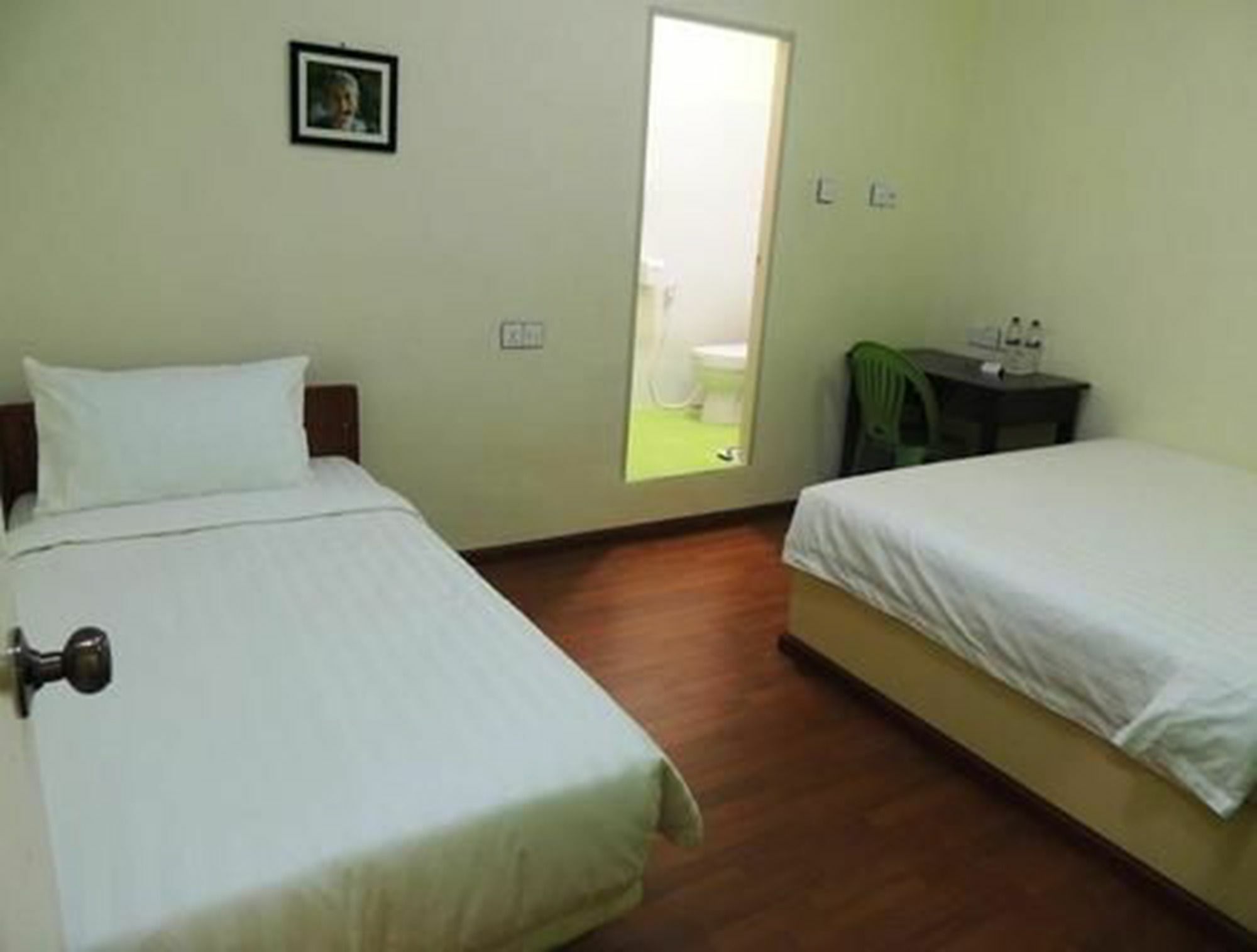 Lotus Bed & Breakfast Γιανγκόν Εξωτερικό φωτογραφία